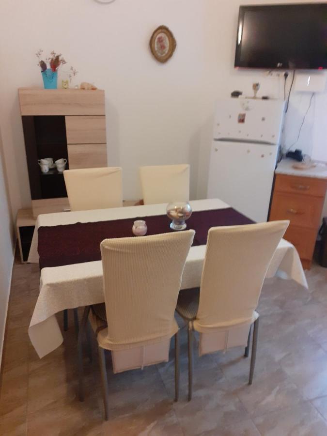 Iva Apartments Šilo Kültér fotó