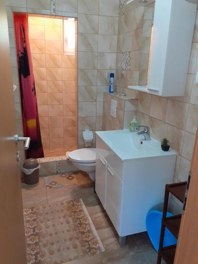 Iva Apartments Šilo Kültér fotó