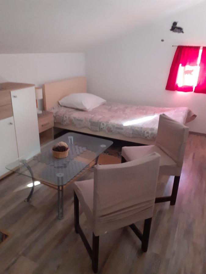 Iva Apartments Šilo Kültér fotó