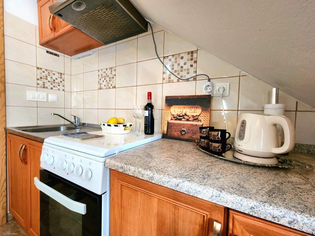 Iva Apartments Šilo Kültér fotó